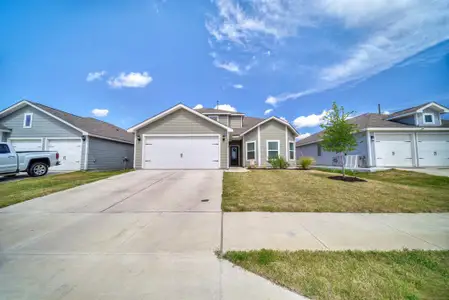 New construction Single-Family house 10852 Copper Hills Ln, Fort Worth, TX 76108 - image
