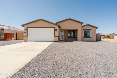 New construction Single-Family house 10199 W Bradshaw Dr, Arizona City, AZ 85123 - image
