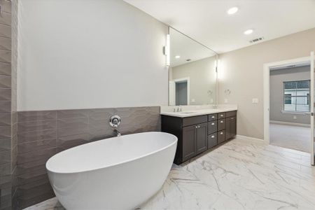 New construction Single-Family house 812 Glowing Dawn Dr, Houston, TX 77018 null- photo 18 18