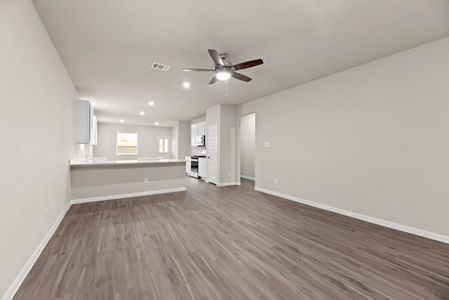 New construction Single-Family house 9243 Grace Ridge Dr, Willis, TX 77318 plan Redbud - image 7