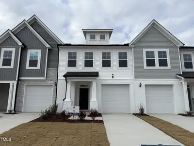 New construction Townhouse house 511 Eversden Dr, Zebulon, NC 27597 null- photo 0