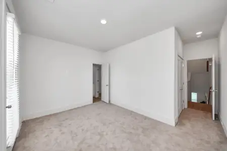 New construction Single-Family house 1047 Glenn Ave, Houston, TX 77088 - image