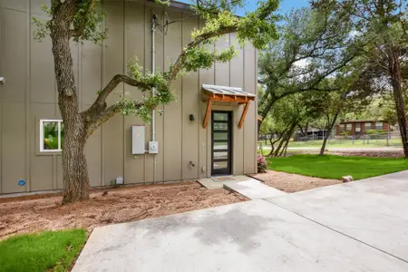 New construction Single-Family house 10901 W Lakeview Dr, Jonestown, TX 78645 - image