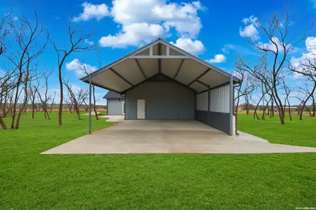 New construction Single-Family house 157 Sylas Hayes Lp, Pleasanton, TX 78064 - image