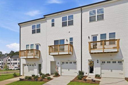 New construction Townhouse house 7512 Mashburn Dr, Charlotte, NC 28269 plan Snapdragon - image 2