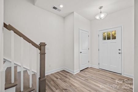 New construction Townhouse house 655 District Ct, Unit 18, Fort Mill, SC 29708 Landon- photo 4 4