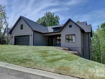 New construction Single-Family house 18 Erin Glen Ct, Fairview, NC 28730 - image