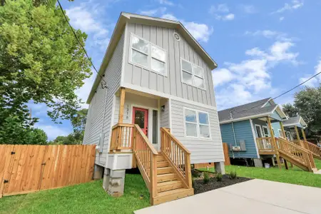 New construction Single-Family house 1316 W Willis St, Alvin, TX 77511 - image