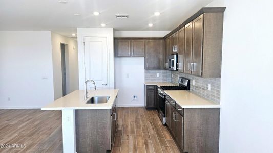 Frontera Lot 182 Kitchen 2