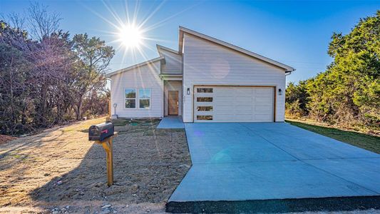 New construction Single-Family house 3501 Brazos River Dr, Granbury, TX 76048 null- photo 0