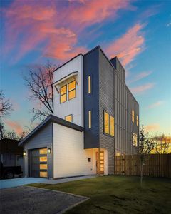 New construction Single-Family house 2302 Anderson St, Dallas, TX 75215 - image