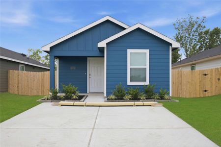 New construction Single-Family house 6021 Pineapple St, Houston, TX 77048 plan Hannah 813 - 20' - image