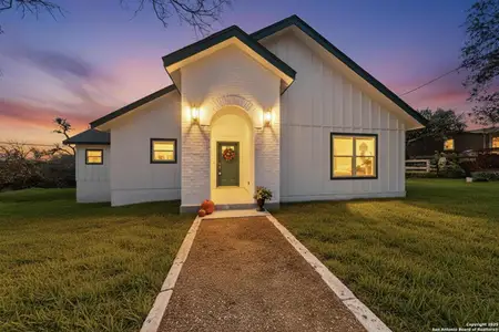 New construction Single-Family house 514 Contour Dr, Spring Branch, TX 78070 - image