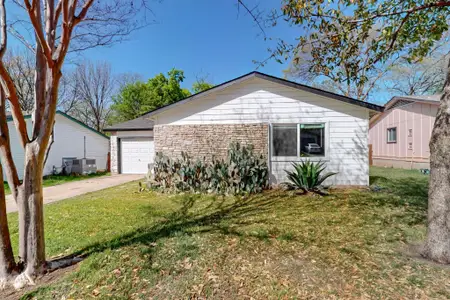 New construction Single-Family house 408 Blueberry Hl, Austin, TX 78745 - image