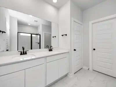 New construction Single-Family house 71 Leon Wy, Dayton, TX 77535 plan The Everett C, 3-Car Garage - image 13