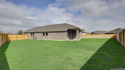 New construction Single-Family house 161 Spanish Oak, Castroville, TX 78009 Design 2127W- photo 21 21