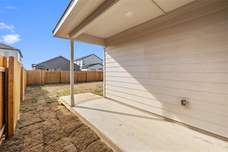 New construction Single-Family house 257 Ironshoe Trl, Liberty Hill, TX 78642 - photo 32 32