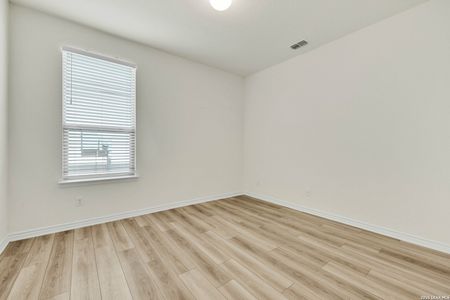 New construction Single-Family house 10446 Canard Crst, Converse, TX 78109 - image 12