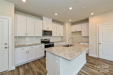 New construction Single-Family house 117 Canoga Ave, York, SC 29745 Lennon- photo 0