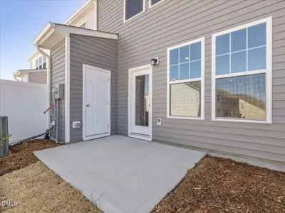 New construction Townhouse house 659 Sefton Park Dr, Zebulon, NC 27597 - image