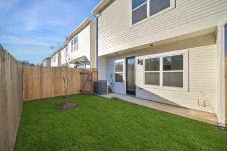 New construction Single-Family house 3913 Willowbend Point Dr, Houston, TX 77025 - image 3