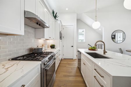 New construction Single-Family house 2210 Dennis St, Houston, TX 77004 - image 4