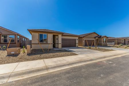 New construction Single-Family house 18195 W Soft Wind Dr, Surprise, AZ 85387 - image 17