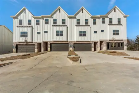 New construction Townhouse house 6377 Mason Ct, Dallas, TX 75227 - image