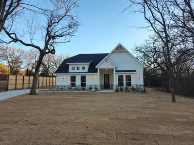 New construction Single-Family house 2017 Shady Creek Xing, Azle, TX 76020 - image