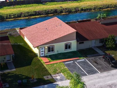 New construction Townhouse house 28020 Sw 141St Pl, Unit 0, Homestead, FL 33033 - photo 0