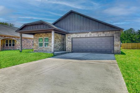 New construction Single-Family house 115 Dellis Street, Terrell, TX 75160 - photo 0