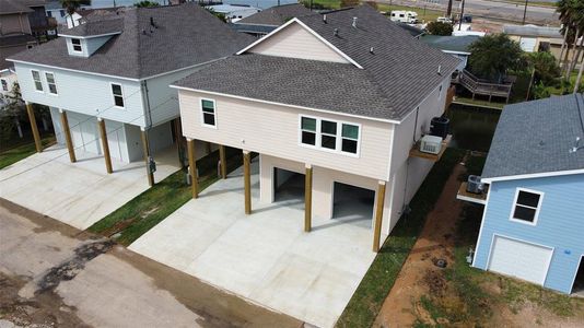 New construction Single-Family house 17 Edgewater Street, Hitchcock, TX 77563 - photo 0