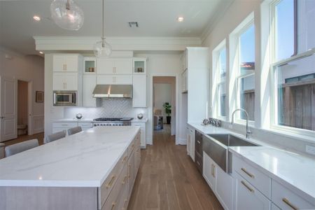 New construction Single-Family house 1717 Monarch Oaks St, Houston, TX 77055 - image 6