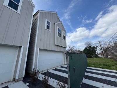 New construction Single-Family house 3032 Bremond St, Houston, TX 77004 - image