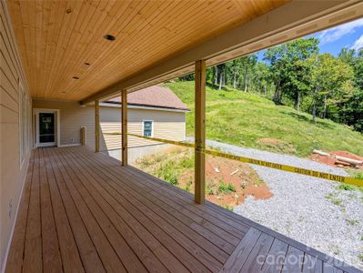 New construction Single-Family house 338 Majestic Mountain Dr, Burnsville, NC 28714 - image