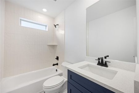 New construction Single-Family house 418 Kendall Crest Dr, Alvin, TX 77511 plan Avery - image 10