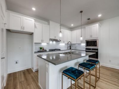 New construction Townhouse house 5617 Woodlands Dr, The Colony, TX 75056 null- photo 10 10