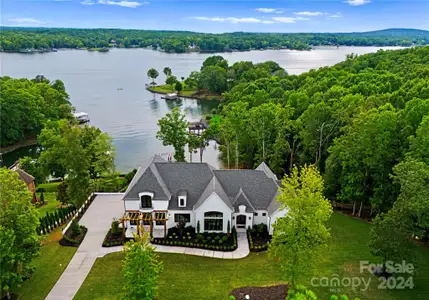 New construction Single-Family house 18304 Rosapenny Road, Charlotte, NC 28278 - photo 0