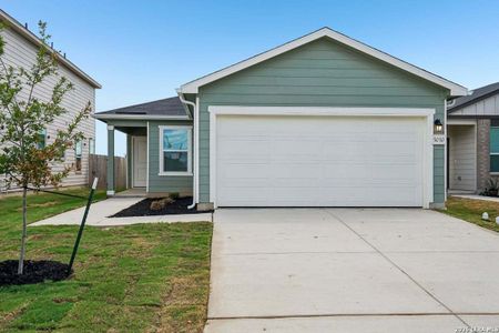 New construction Single-Family house 5030 Big Oak Run, Elmendorf, TX 78112 - image