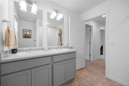 Sky Ranch by D.R. Horton in Watkins - image 9