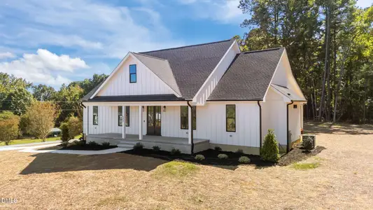 New construction Single-Family house 582 Harnett Central Rd, Fuquay Varina, NC 27526 - image