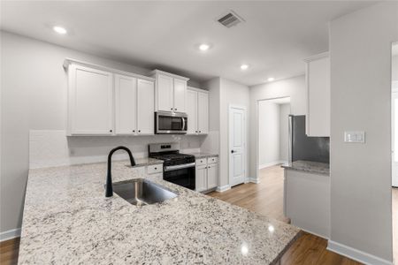 New construction Single-Family house 6167 White Spruce Dr, Conroe, TX 77304 - image 9
