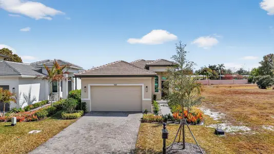 New construction Single-Family house 320 Se Via Sangro, Port St. Lucie, FL 34952 - image