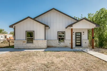 New construction Single-Family house 237 Ave D, Poteet, TX 78065 - image