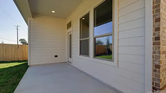 New construction Single-Family house 1560 Alsatian Ave, San Antonio, TX 78253 plan 1722W - image 4