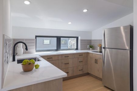 New construction Single-Family house 2401 Willow St, Austin, TX 78702 - image 11