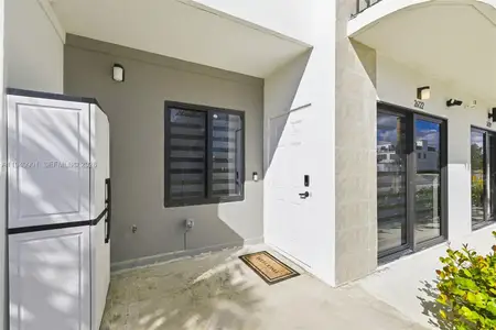 New construction Townhouse house 26122 Sw 145Th Ct, Homestead, FL 33032 - image