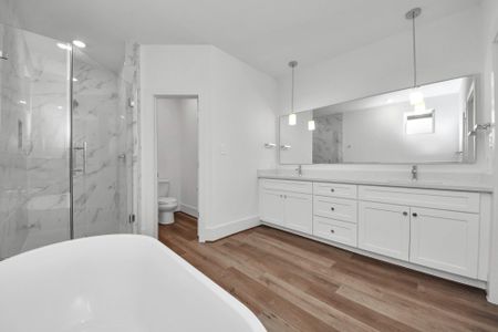 New construction Single-Family house 5612 Bertellis Ln, Houston, TX 77091 - image 8