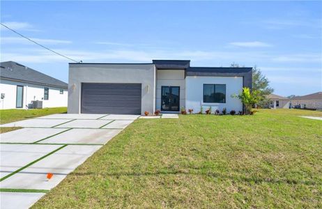 New construction Single-Family house 1021 Chiquita Blvd N, Cape Coral, FL 33993 - image