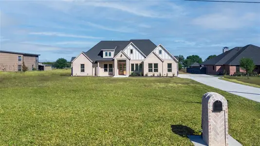 New construction Single-Family house 819 Meadow Lark Ln, Red Oak, TX 75154 - image